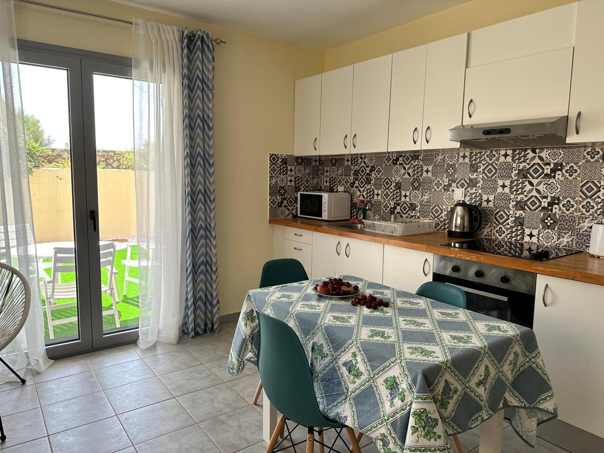 Lotus Studio Apartment North Ликсури Экстерьер фото